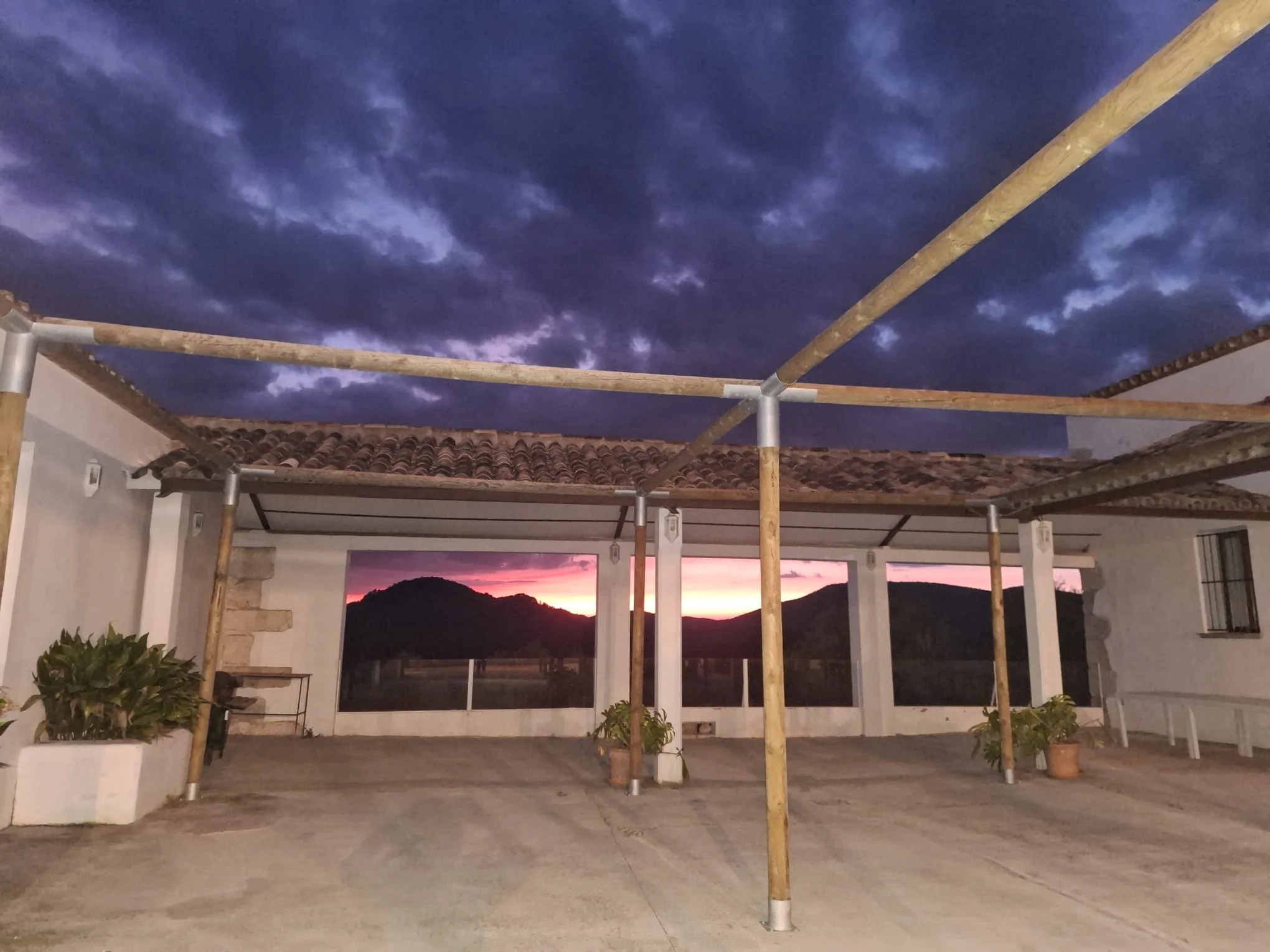 Patio atardecer.jpg